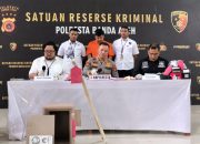 Konferensi pers pengungkapan tindak pidana pencurian emas dan uang di Aceh Besar