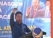 Wakil Ketua DPRK Banda Aceh Daniel Abdul Wahab saat memberikan sambutan pada acara silaturahmi dan temu ramah bersama para Kader Nasdem se Kota Banda Aceh di Balee Meusapat Restorasi, Banda Aceh, Minggu 18 Mei 2025