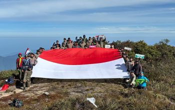 Polri Tancapkan Merah Putih di Atap Aceh! Ekspedisi Gunung Leuser 2025 Sukses Capai Titik Tertinggi