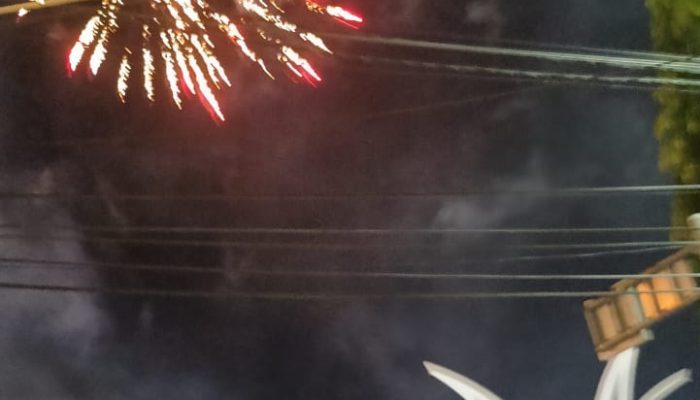 Pesta Kembang Api Warnai Takbir Keliling di Kota Banda Aceh