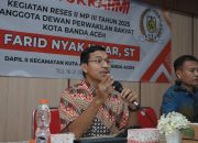 Ketua Komisi IV DPRK Banda Aceh, Farid Nyak Umar saat menyampaikan materi dalam kegiatan penyuluhan KWT se-Kecamatan Kuta Alam, Kamis (19/6/2025)
