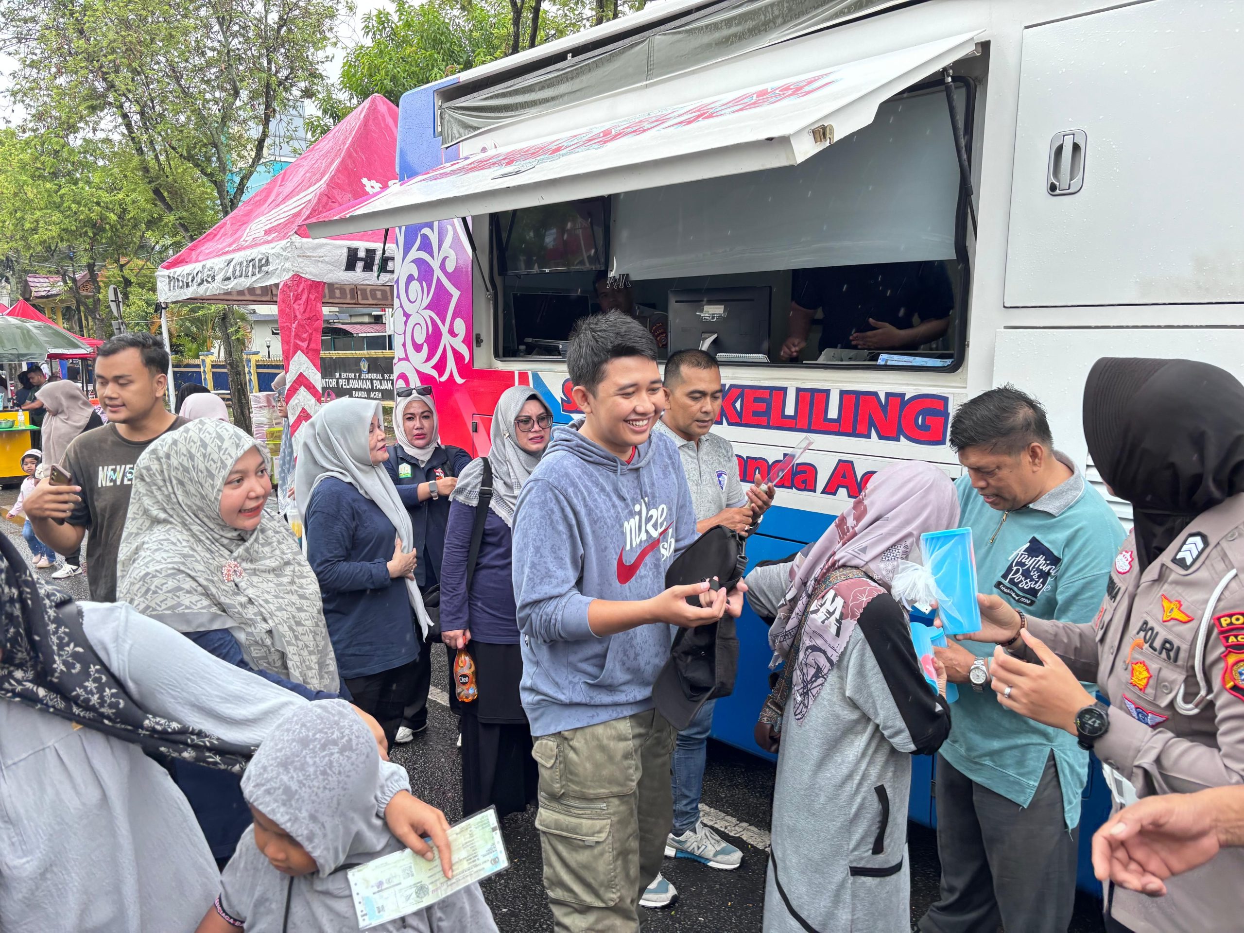 Layanan SIM & Samsat Keliling Hadir di CFD Banda Aceh, Warga Antusias Urus Pajak dan SIM Tanpa Ribet