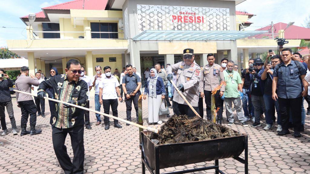 Kapolda Aceh Musnahkan Seratusan Kg Sabu dan Setengah Ton Lebih Ganja