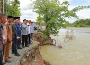 Atasi Abrasi, Bupati Aceh Barat Instruksikan Normalisasi Sungai di Desa Jambak