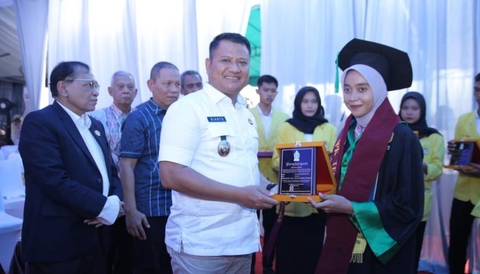 Wabup Hadiri Wisuda Sarjana dan Pascasarjana Universitas Asahan 