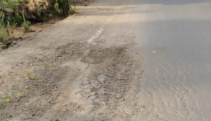 Jalan Pante Bidari Rusak Parah, Diduga Akibat Truk Bermuatan Berlebihan, Siapa Tanggung Jawab ?