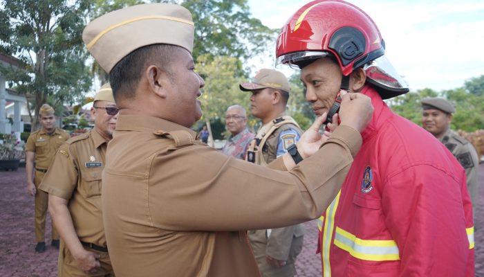 Apel Gabungan Wabup Asahan Berikan APD