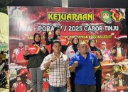 Adinda Paris Kayani dan petinju lainnya terima medali dan sertifikat usai juarai Pra PORA 2025 (dok Ist).
