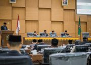 Sekda Pidie Drs. Samsul Azhar Hadiri Rapat Paripurna
