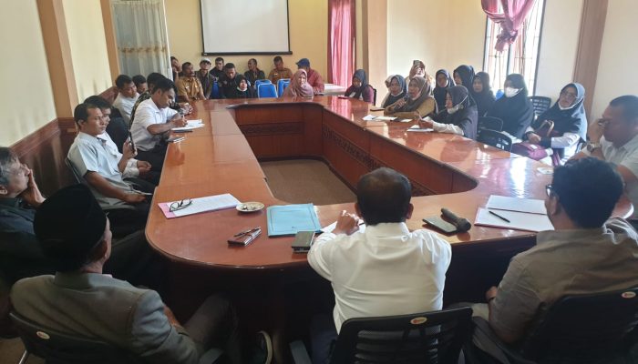 Ratusan Honorer Geruduk Kantor DPRK Bener Meriah Tuntut Kejelasan Nasib Mereka