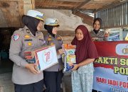 Peringati HUT Ke-77, Polwan Polda Aceh Gelar Baksos dengan Menyalurkan Sembako untuk Warga