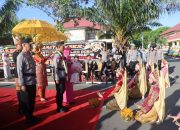 Tiba di Polda Aceh, Brigjen Marzuki Ali Basyah Disambut Tarian Ranup Lampuan