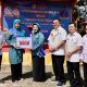 Ketua Forum Peningkatan Konsumsi lkan Nasional (Forikan) Aceh, Marlina Usman didampingi Bupati Aceh Tenggara, H. M. Salim Fakhry, SE, MM, beserta Ketua Forikan Aceh Tenggara Hj. Nurjanah Fakhry, dan Kepala Dinas Kelautan & Perikanan Aceh, Aliman, SPi, M.Si, menyerahkan 5 Ton Ikan Segar kepada masyarakat secara simbolis pada kegiatan Gerakan Memasyarakatkan Makan Ikan (Gemarikan) di Desa Rikit Bur 2, Kecamatan Bukit Tusam, Aceh Tenggara, Rabu (27/8/2025).