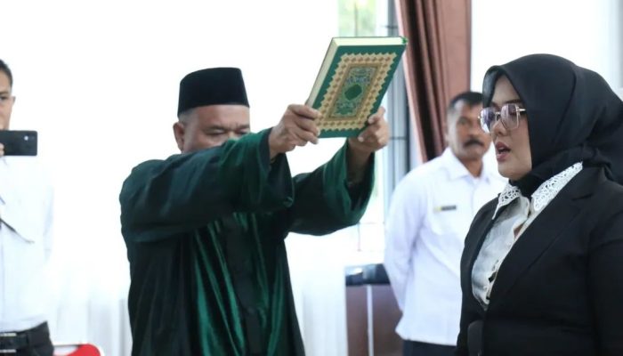 Di Bawah Sumpah Alquraan, Rahmiati Tagore Berjanji Siap Berkolaborasi Untuk Majukan Pendidikan di Bener Meriah 