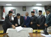 Gubernur dan DPRA Sahkan APBA Perubahan 2025 11,1 Triliun