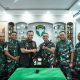Pangdam IM Terima Dua Pucuk Senjata Api dan Selembar Bendera Bulan Bintang Diserahkan Warga