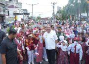 Bupati Bagikan Bendera: Jangan Sampai Simbol Negara Kalah dari Bendera Fiksi