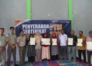 BPN Abdya Serahkan Puluhan Sertipikat Tanah Program PTSL ke Warga Tangan-Tangan