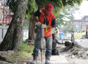 Pemkab Aceh Barat Perbaiki Drainase di Jalan Merdeka, Dukung UMKM dan Sukseskan PKAB 2025