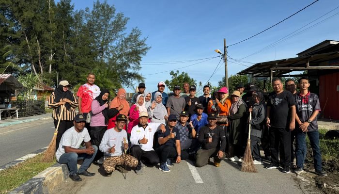 Aceh Barat Gulirkan “Jumat Bersih” di Kuta Padang Sebagai Langkah Konkret Menuju Adipura 2025
