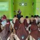 Siswa SMAN 1 Lhoknga, Aceh Besar, mengikuti pelatihan literasi digital dan jurnalistik sekolah yang digelar Forum Jurnalis Perempuan Indonesia (FJPI) Aceh, 10-11 Oktober 2025. (Foto/Dok FJPIAceh)