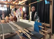 Dari Rumah Tenun Aceh ke Panggung Mode Dunia