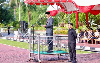 Sekretaris Daerah Aceh, M. Nasir, S.IP., MPA., menjadi inspektur upacara pada peringatan Hari Kesehatan Nasional (HKN) ke-61 Tahun 2025 di halaman depan Kantor Gubernur Aceh, Rabu (12/11/2025)