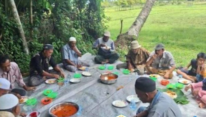 Khanduri Blang: Di Sawah, Doa Menyatu dengan Padi