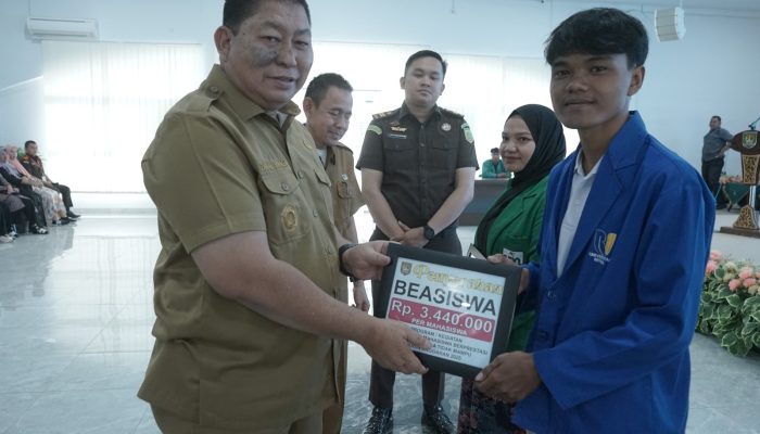 125 Mahasiswa Asahan Berprestasi Terima Beasiswa