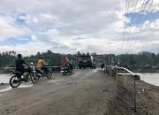 Jembatan Bailey Teupin Mane Jadi Jalur Darurat Warga Bener Meriah Cari BBM