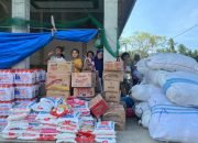 Warga Lhong Cut Serahkan Bantuan Kemanusiaan ke Korban Banjir Bireuen