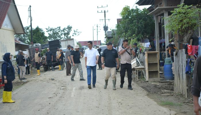 Sekda Aceh Turun ke Lapangan, Pastikan ASN Relawan Pulihkan Pidie Jaya dan Bireuen