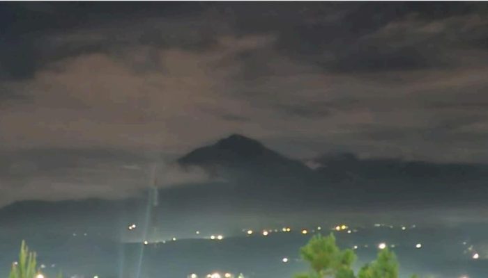 Status Gunung Bur Ni Telong Naik ke Level Siaga, Masyarakat Radius 4 Km Diminta Menjauh