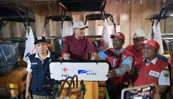 Wagub Aceh Terima Bantuan Kemanusiaan PMI