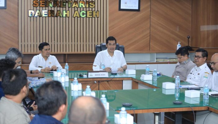 Sekda Aceh Terima CSR Call Center Darurat 112