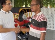 Ketua DPRK Banda Aceh Serahkan Becak Motor untuk Adi yang Berjuang Usai Stroke