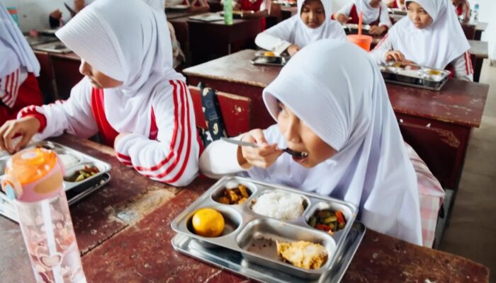 Orang Tua Siswa Akui Program MBG Sangat Membantu
