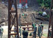 Akses Terisolir, TNI Genjot Jembatan Gantung Burni Bius di Silih Nara