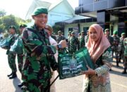 Jelang Idul Fitri, Dandim 0101/KBA Salurkan Bingkisan untuk Prajurit dan PNS