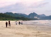Pantai Lampuuk Jadi Ikon Wisata Aceh Besar Saat Libur Lebaran