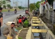 Aktivitas Jumat Pagi, Satpol PP Asahan Bergotong Royong di Depan Kantor