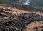 Banjir Kembali Hantam Bener Meriah, Jalan Putus dan Truk Terperosok