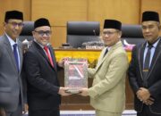 Wakil Bupati Pidie Alzaizi Menghadiri Rapat Paripurna DPRK Pidie