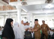 Wakil Bupati Pidie Alzaizi Menghadiri Kegiatan Peusijuk Jamaah Haji