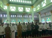 513 Calon Jemaah Haji Aceh Utara Ikuti Prosesi Peusijuek di Masjid Baiturrahim Lhoksukon