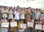 Wagub Aceh bersama Menko PMK dan Mendagri Serahkan Bantuan Rumah Rusak Korban Bencana di Aceh Tamiang