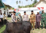 Kapolda Aceh Serahkan Hewan Kurban Untuk Dayah Al Maimanah