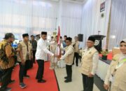 Wawalkot Husaini Lepas 393 Jamaah Haji Kloter BTJ-11
