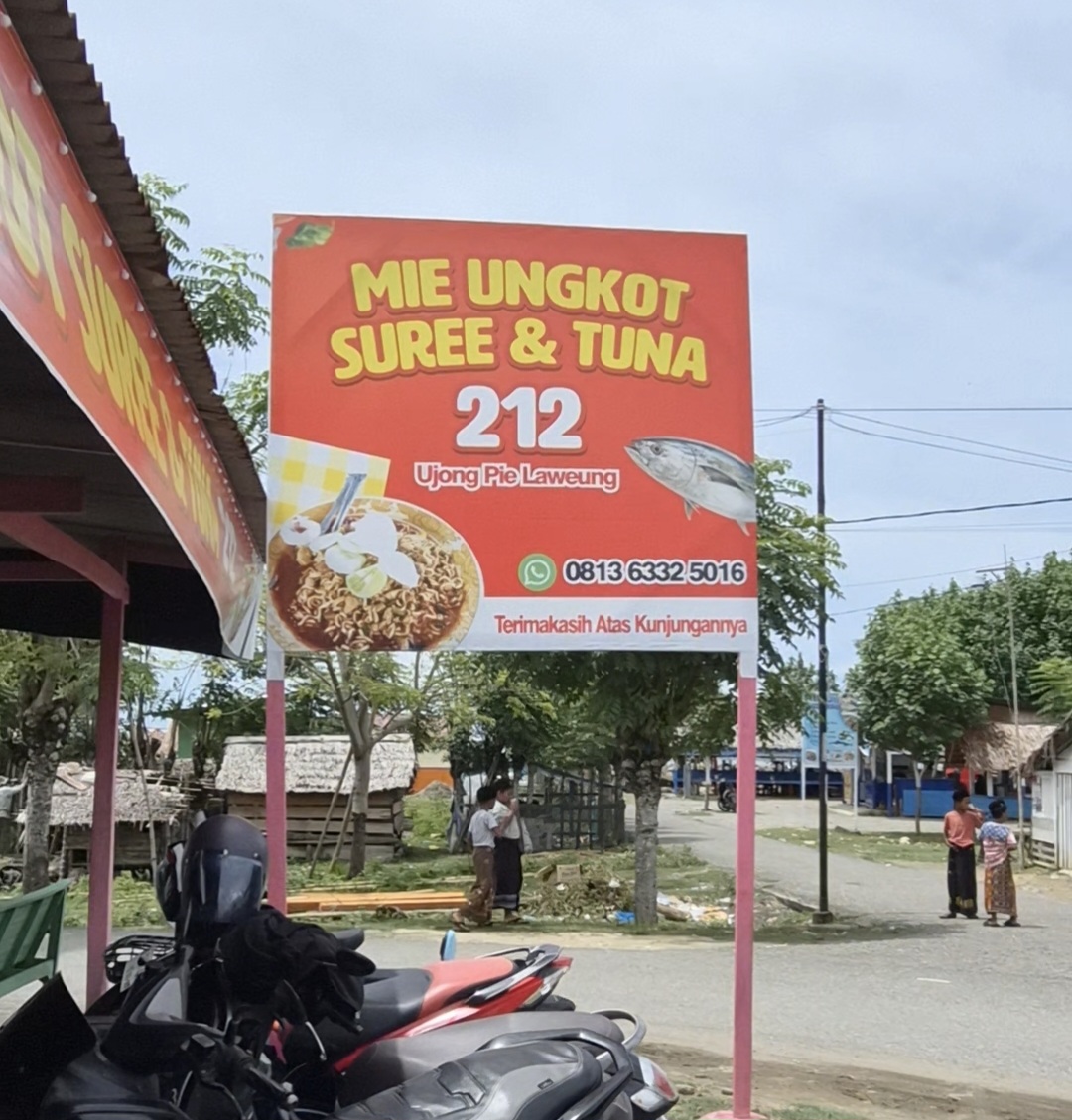 Mie Ungkot Suree 212 Ujong Pie - Laweung