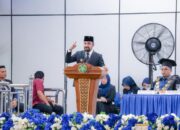 Bupati Al-Farlaky: Wisudawan Harus Tangguh Hadapi Zaman